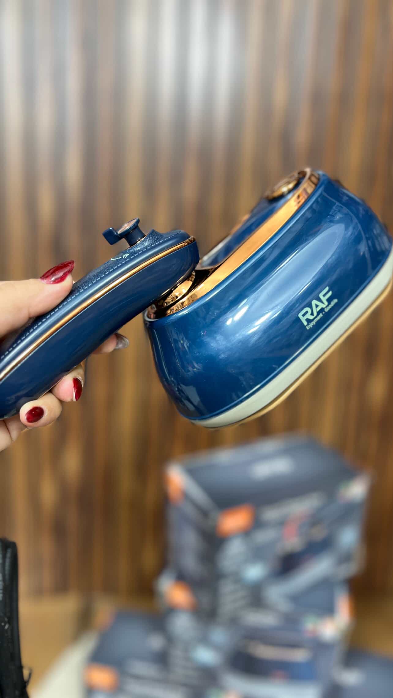 اتو مسافرتی برند. Raf وارداتی درجه ۱